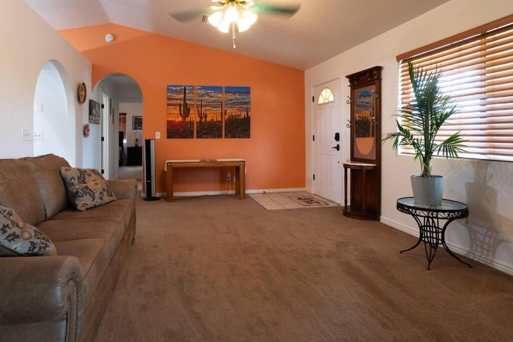 The Triple Palms Villa Kingman Exterior photo