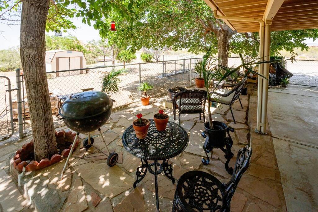 The Triple Palms Villa Kingman Exterior photo